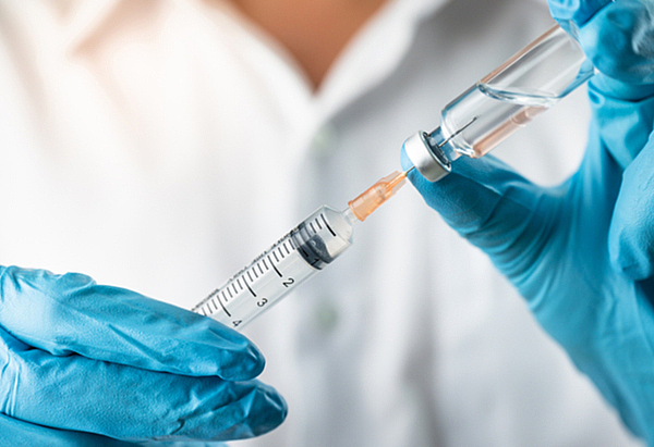 ΕCDC-ΕΜΑ: Σύσταση για χορήγηση 2ης ενισχυτικής δόσης εμβολίου σε ηλικίες άνω των 60 και ευάλωτους