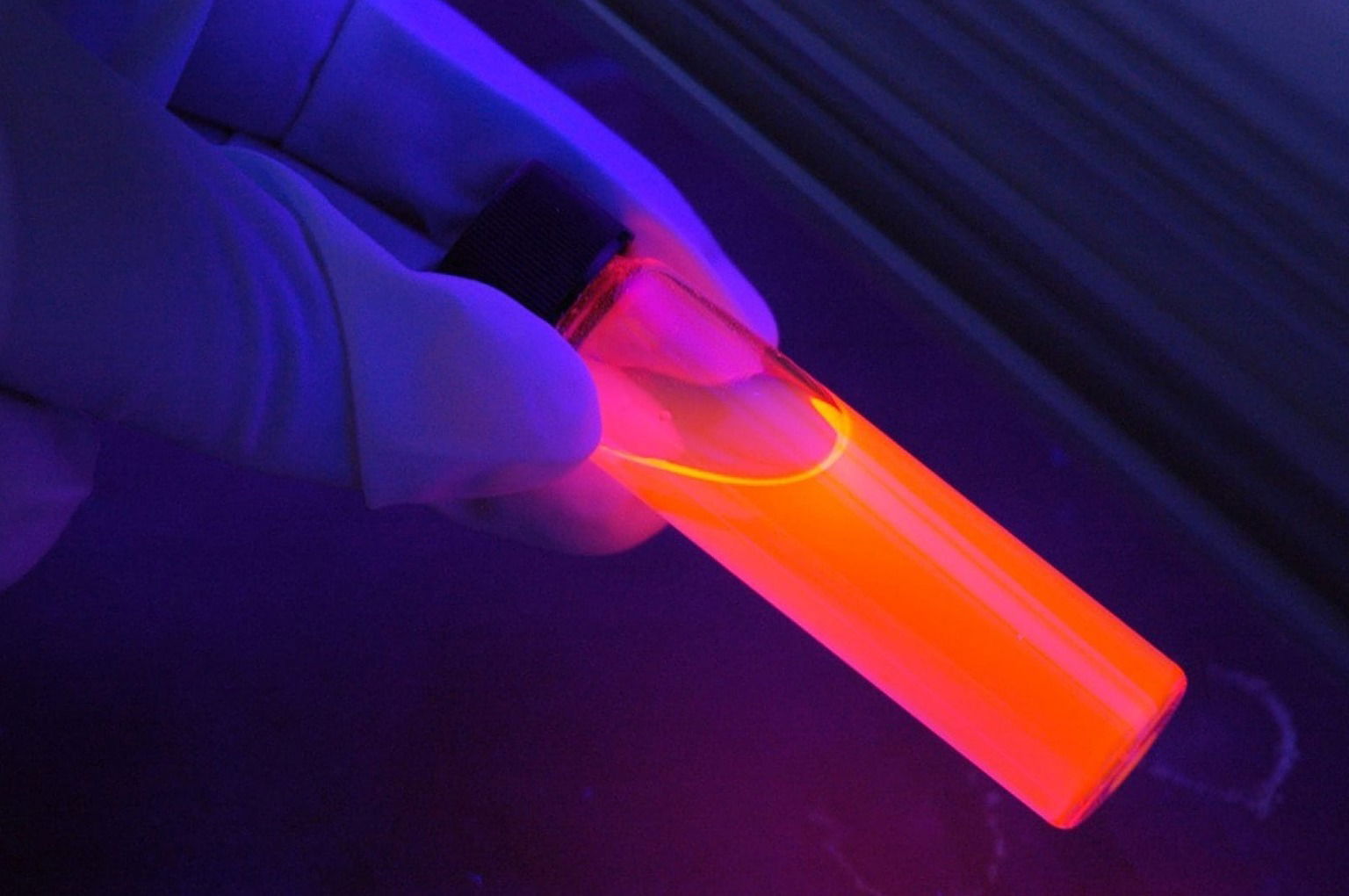 Fluorescence - or why it glows?