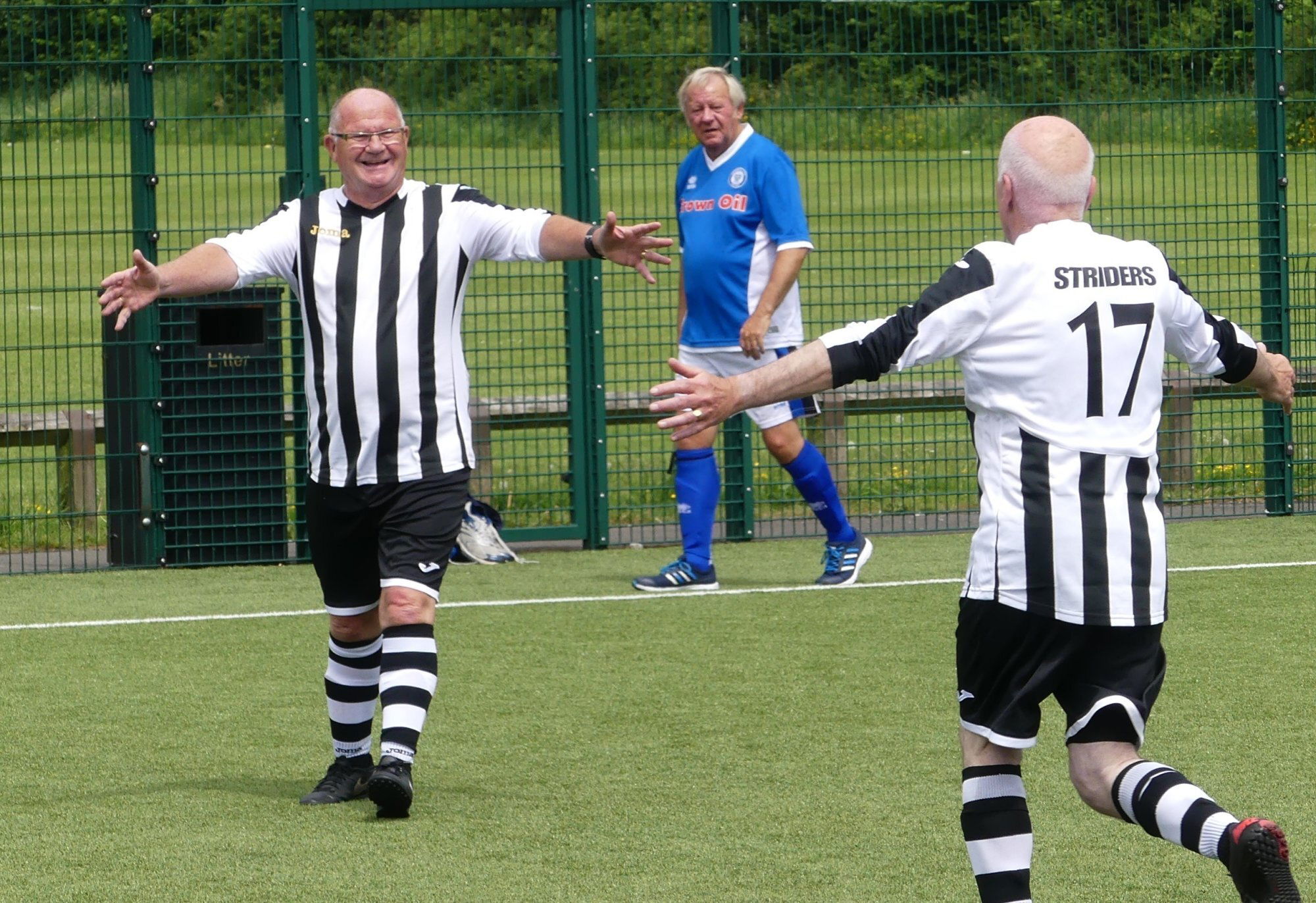 Barry Smith has just scored !