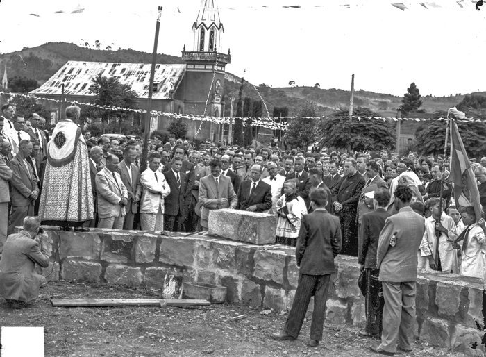 Solenidade dos 50 anos, da Caixa Rural em 1952, teve ainda o lançamento da pedra fundamental da sede própria da cooperativa