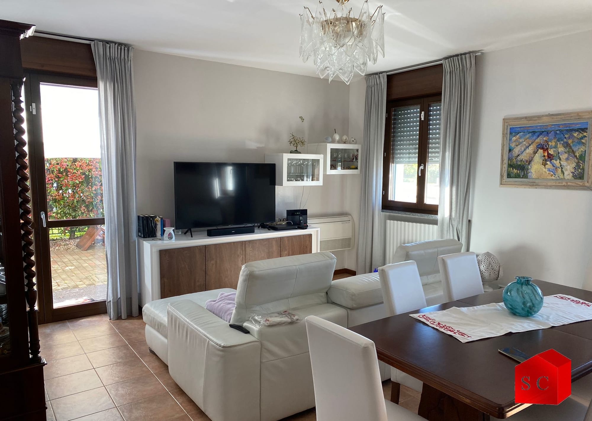 QUADRILOCALE DOPPI SERVIZI CON GIARDINO € 185.000