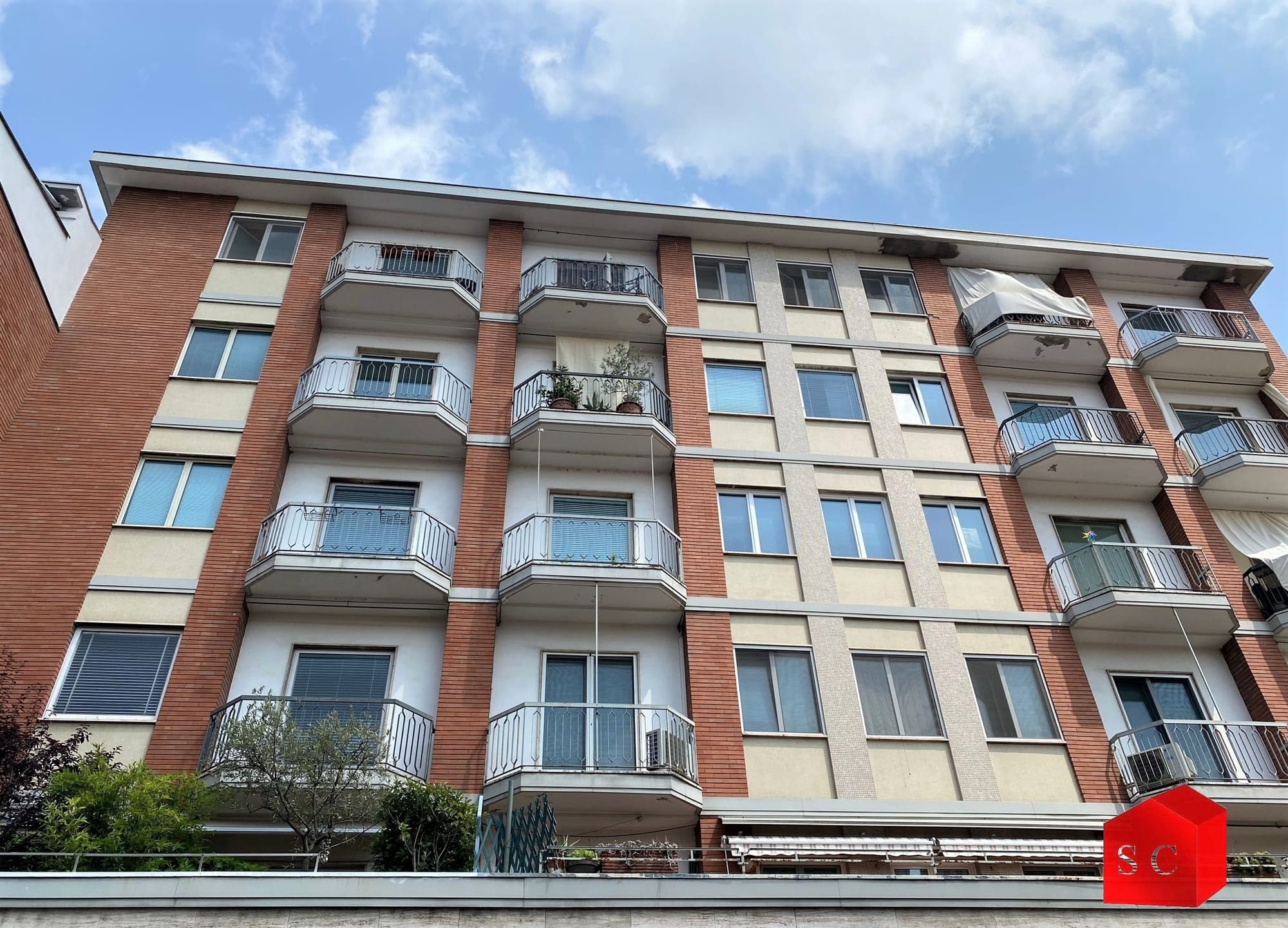 Trilocale con box in centro storico € 110.000