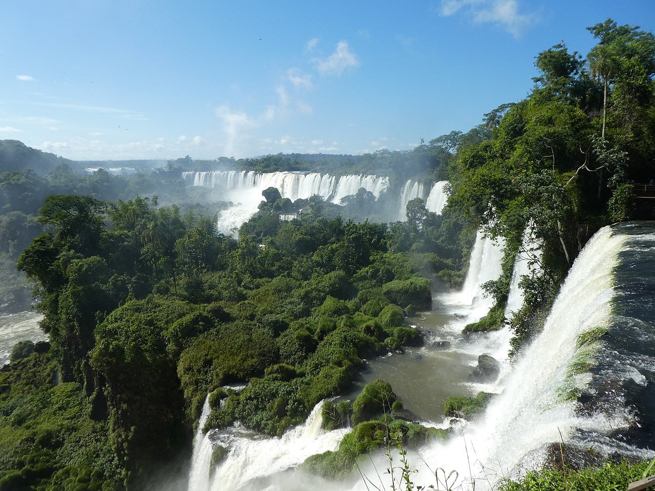 AU BOUT DU MONDE L’ARGENTINE                                 – D’Iguazu aux Andes du Noroeste                                15 mai 2024                                                               Gérard SACCOCCINI                                               Conférencier en Histoire de l’Art