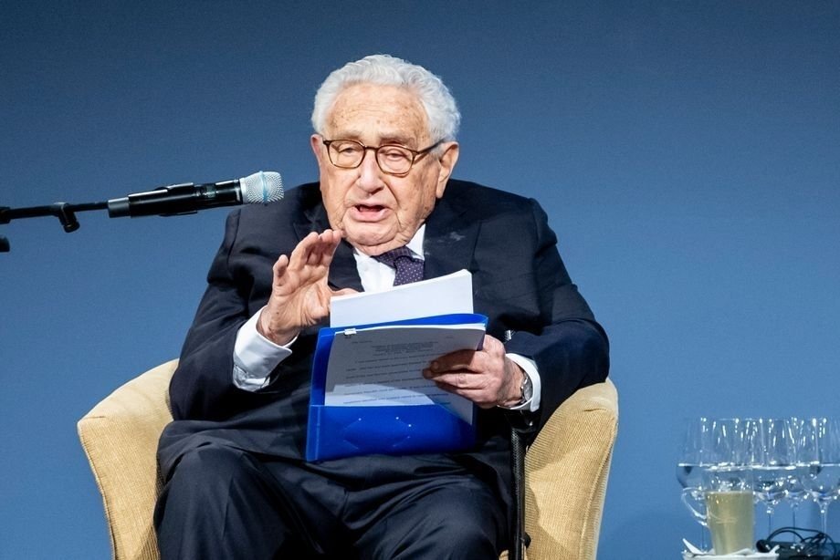 Kissinger Calls for U.S., China to Remain in Dialogue