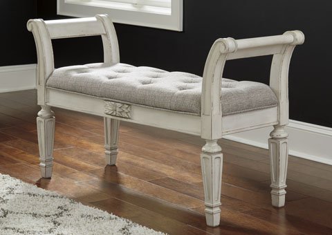REALYN ANTIQUE WHITE ACCENT BENCH A3000157