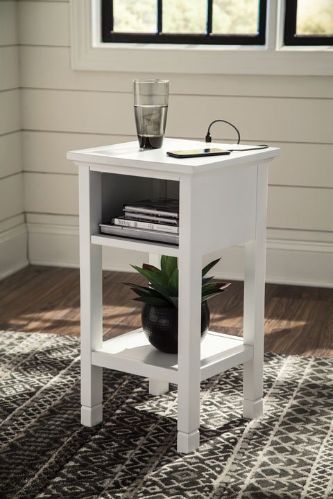 A4000090 MARNVILLE WHITE END TABLE