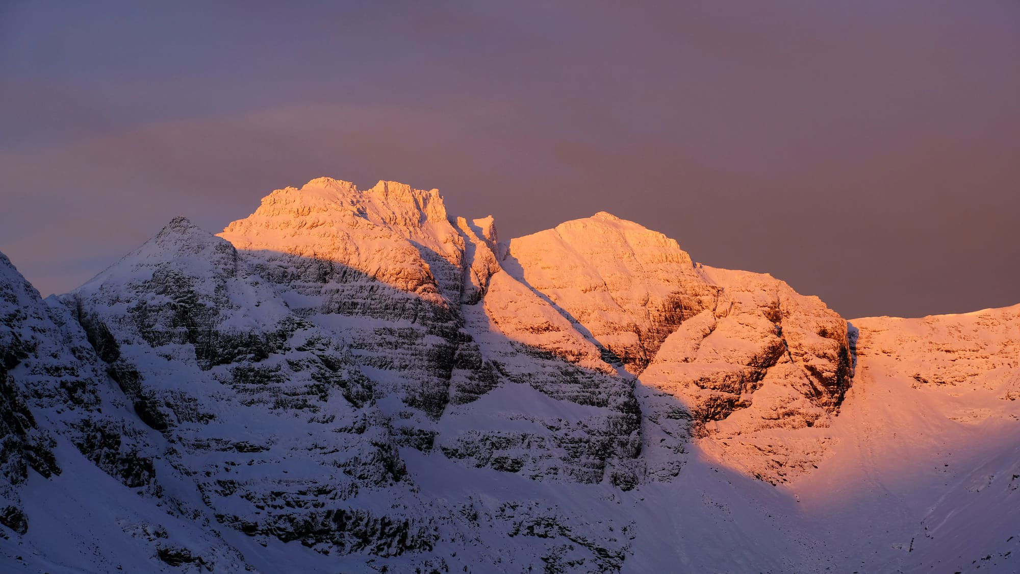 Winter sunrise, Corrag Bhuide, An Teallach. (C) Gary Hodgson Photography