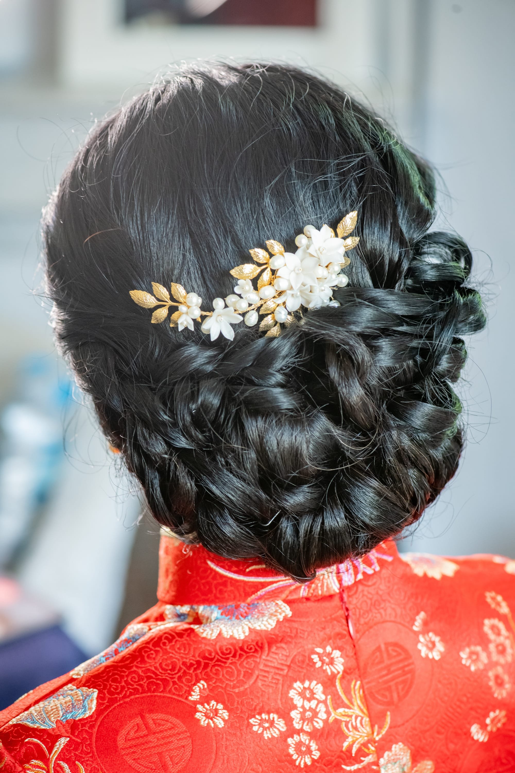 Coiffure mariage chignon bas glamour, cheveux asiatique