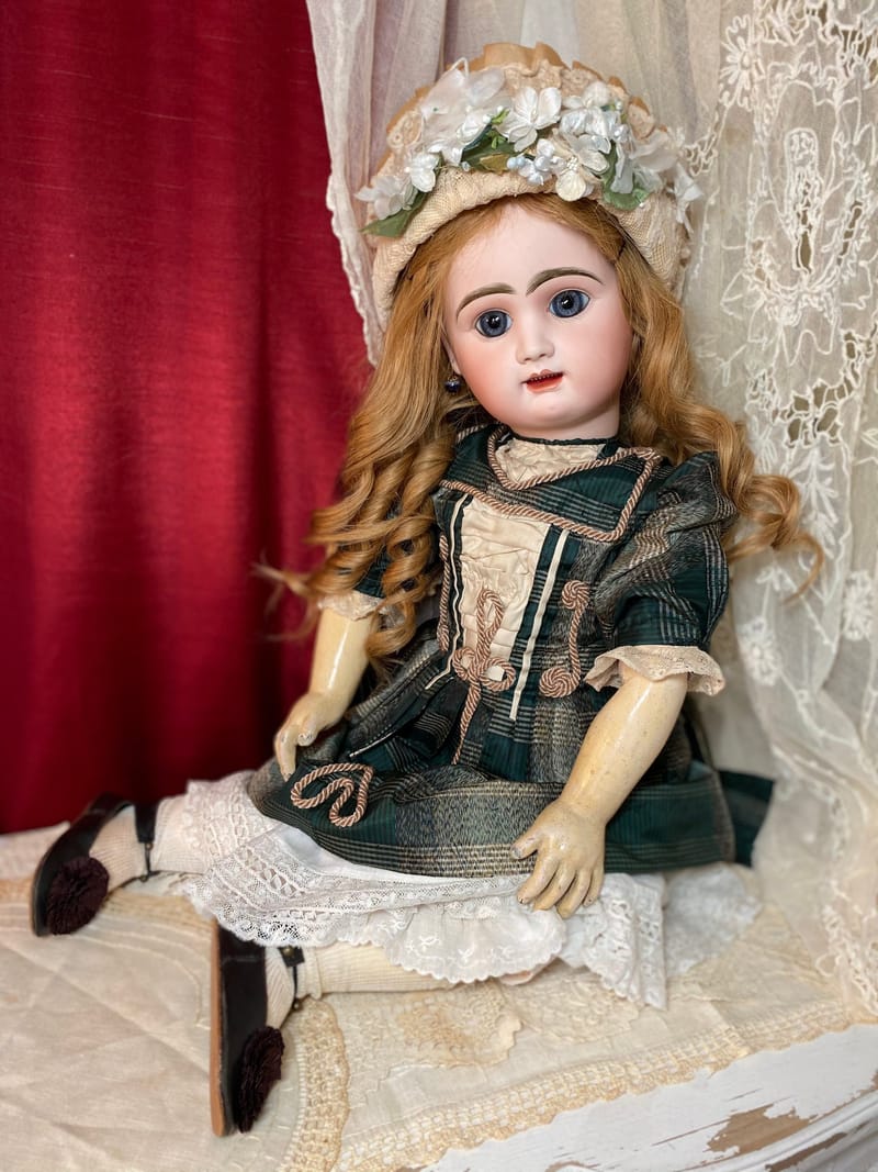 Antique Doll Place