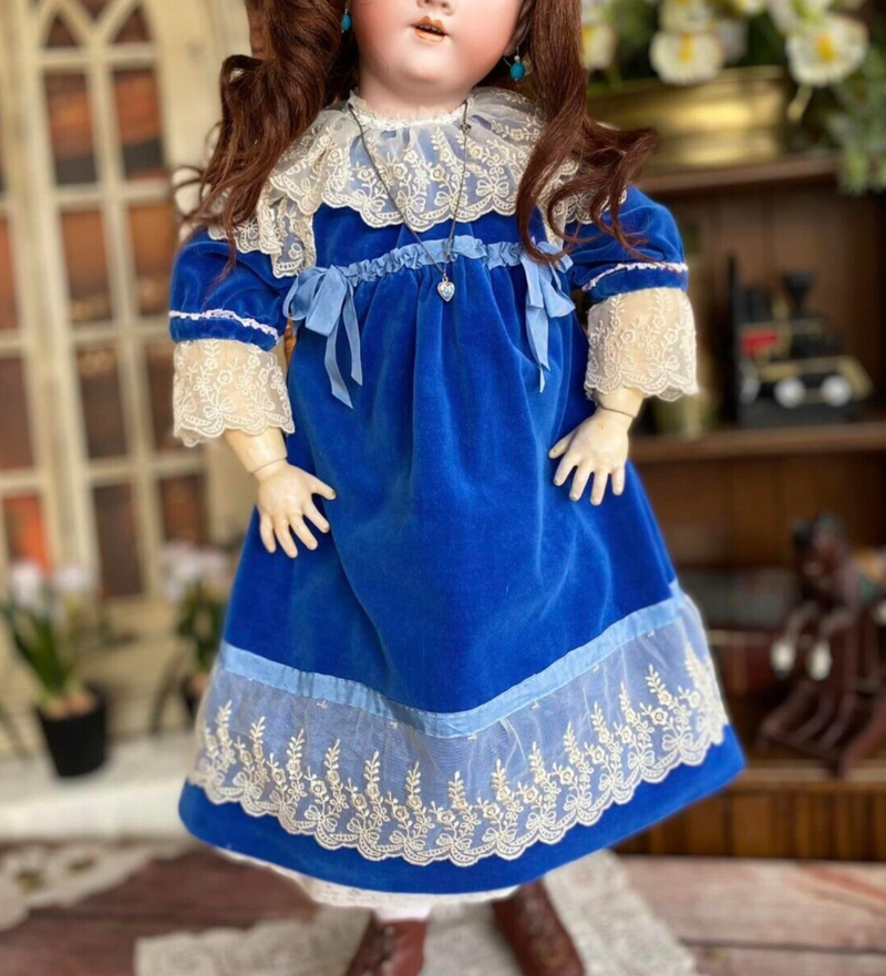 Antique Doll Place