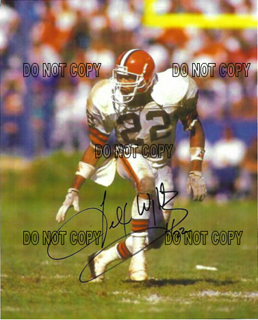 KEVIN MACK CLEVELAND BROWNS ACTION SIGNED 8x10