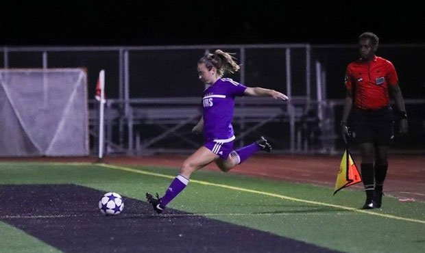 Issaquah soccer alum won’t let multiple sclerosis block her goal