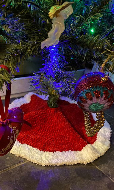 Simple Crochet Tree Skirt