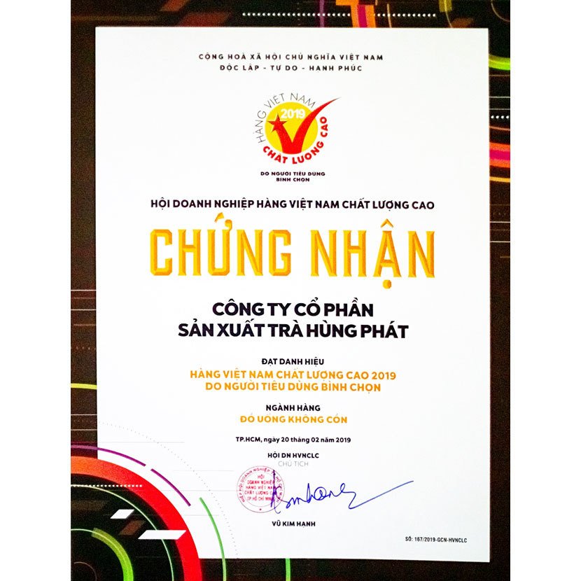 Trà Hùng Phát nhận danh hiệu Hàng Việt Nam Chất Lượng Cao 2019