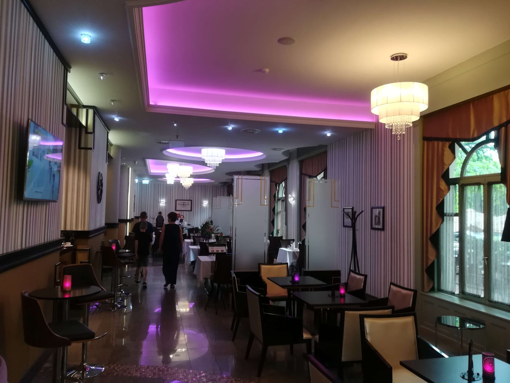Restaurantul Hotelului Glorius din Mako