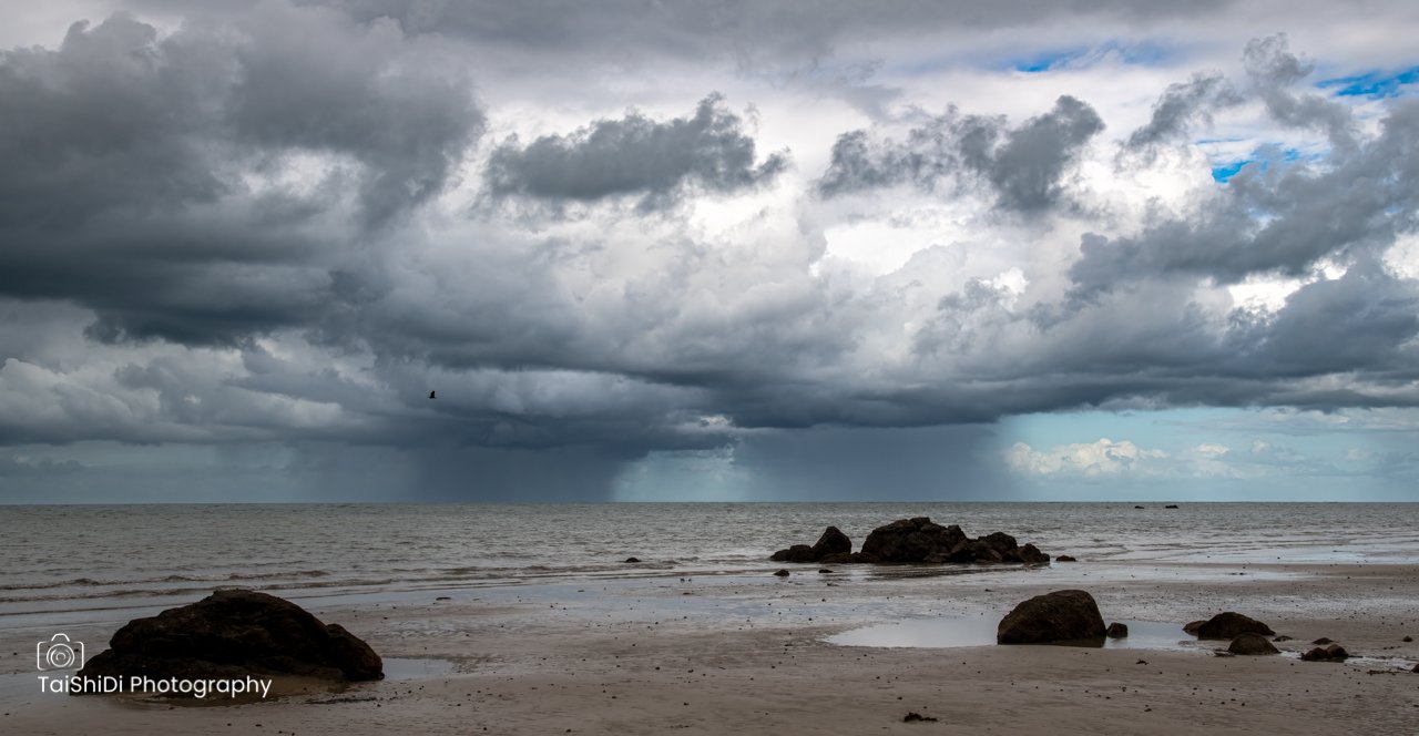 Storm over Garners beach