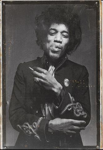 JIMI HENDRIX SMILE AND SMOKE PHOTO - RETRO GIFTS RETAIL