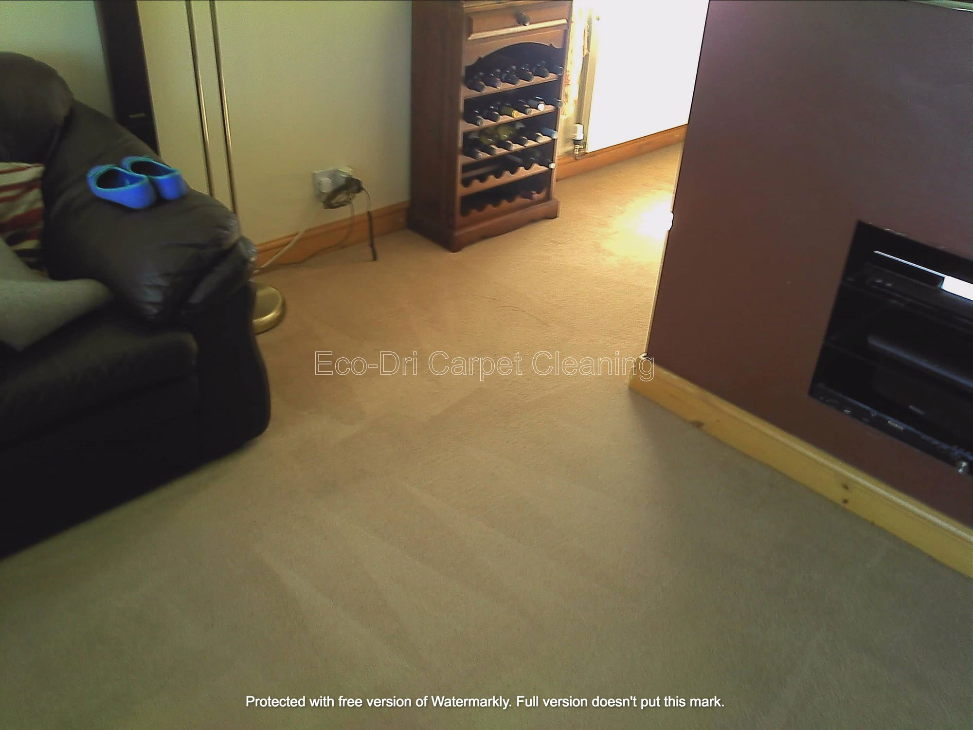 Carpet cleaning lounge