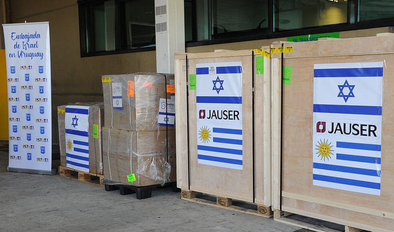 Uruguay recibió donación israelí de equipamiento de última generación para reforzar tratamientos contra COVID-19