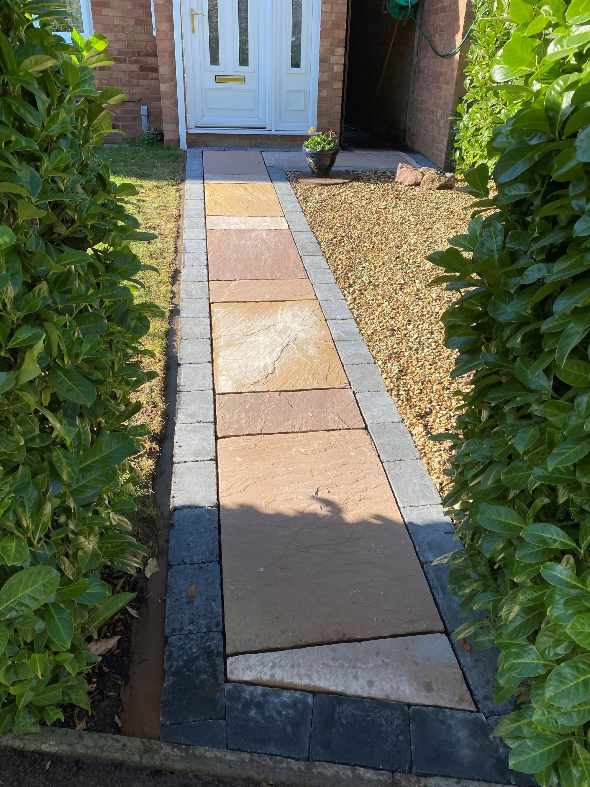 Forest Glen Premium Sandstone with Impala Black Edging - Digby Stone