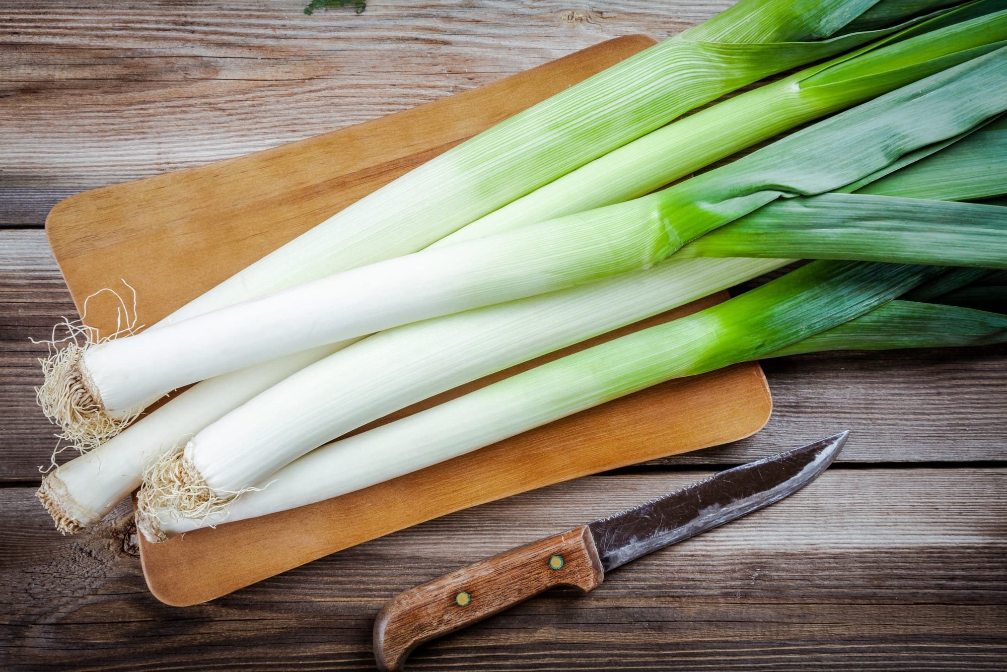 8 فوائد هامة لتناول البصل الأخضر