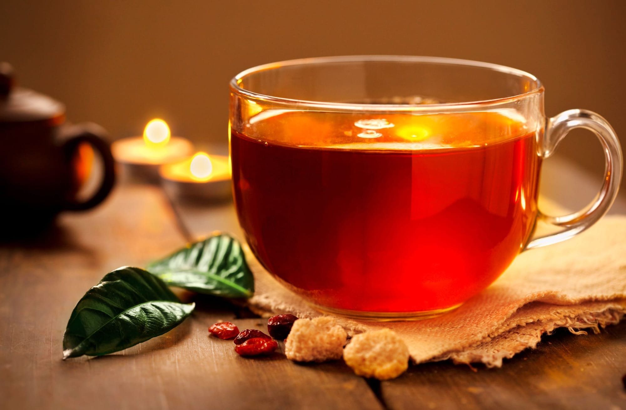 4 فوائد للشاي الأحمر.. يمنع التجلط وسرطان الفم