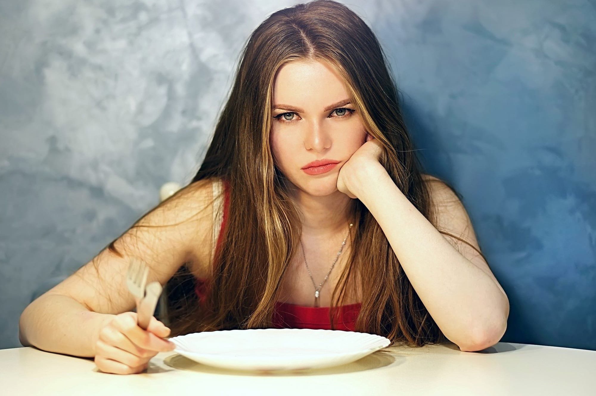 هل يؤدى الشعور بالجوع إلى الإصابة بالقلق؟