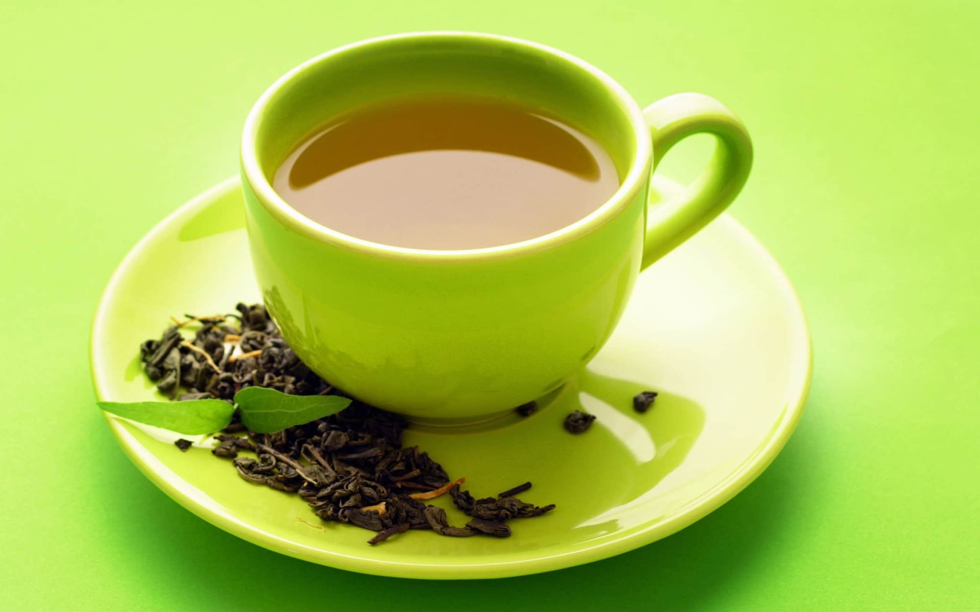 هل يجب أن تشرب الشاي الأخضر على معدة فارغة؟