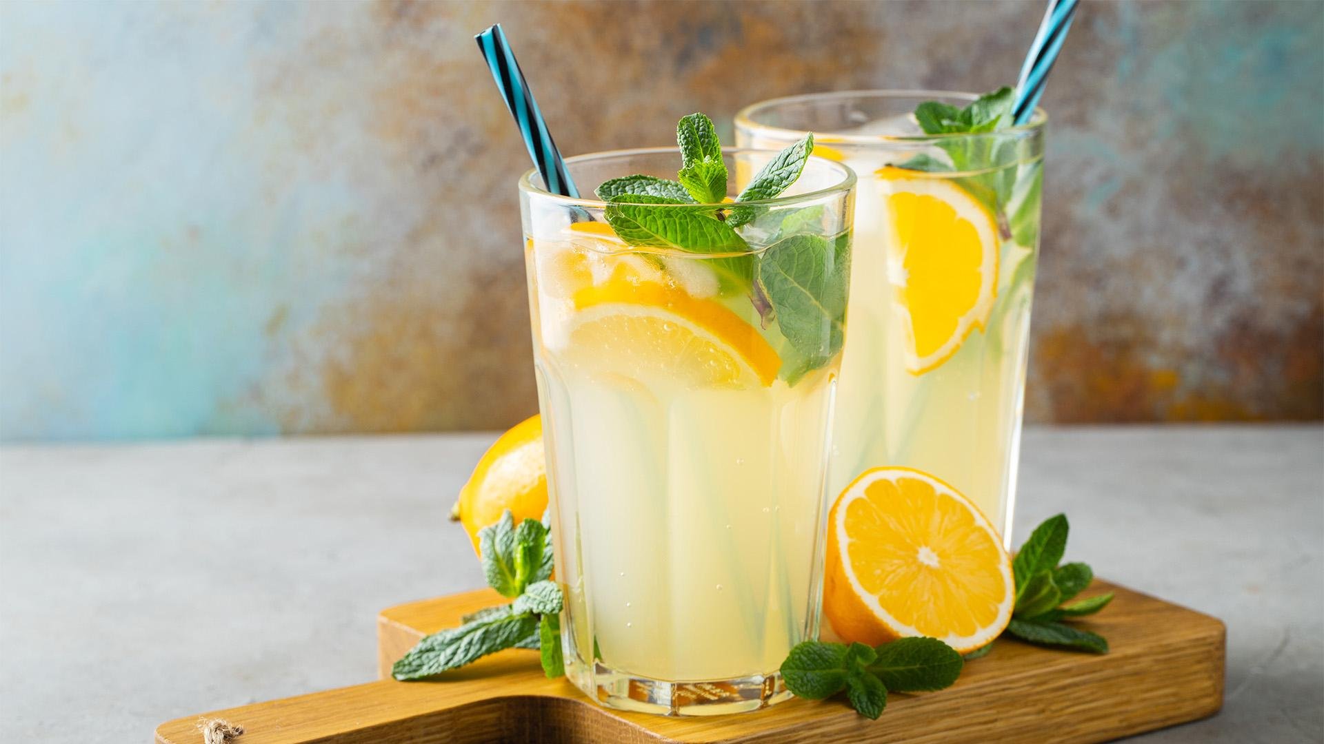 5 مشروبات صحية للحفاظ على صحة الكلى.. منها عصير الليمون والزنجبيل