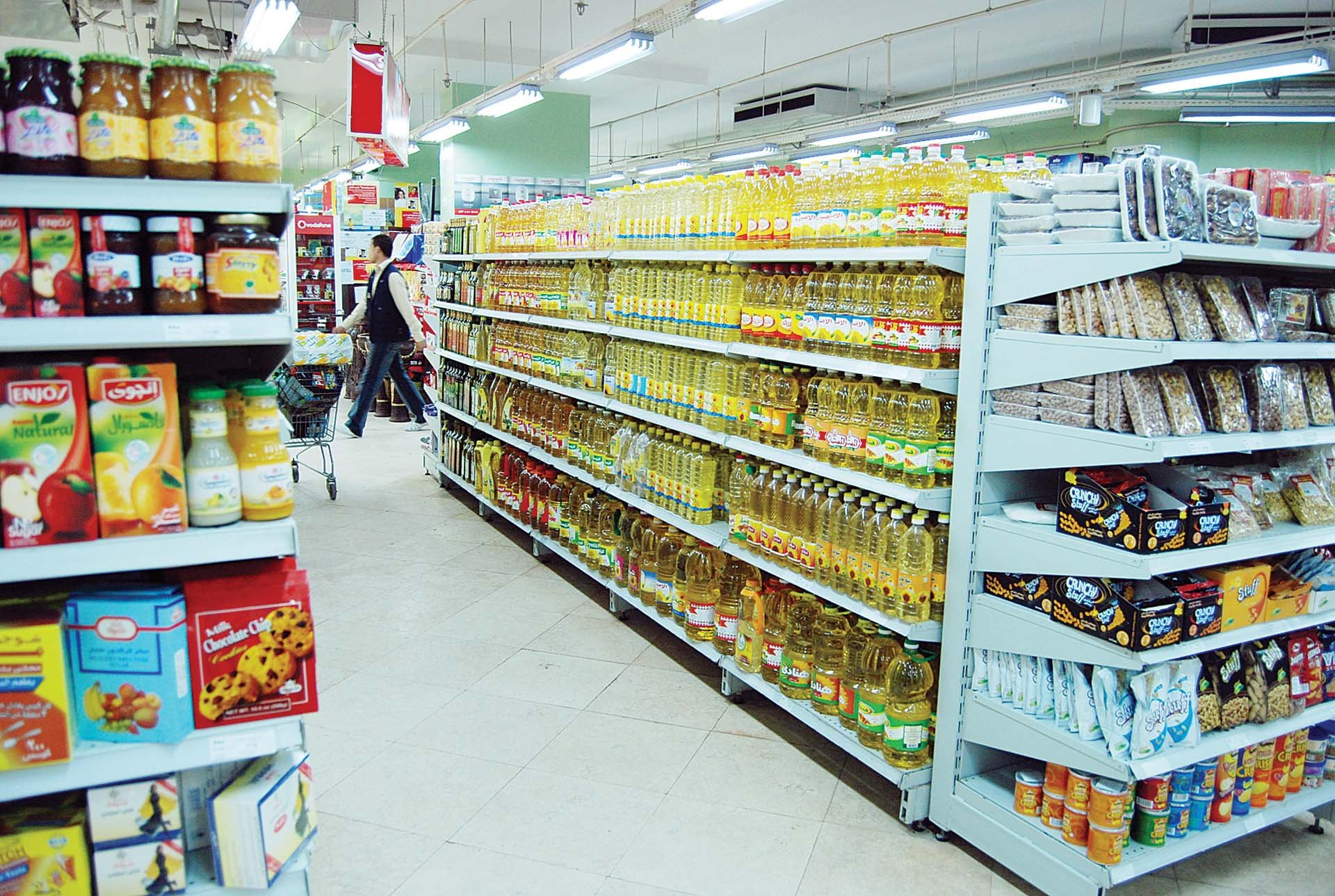 السلطات المصرية تنفي شائعات رفع أسعار السلع الغذائية بالأسواق