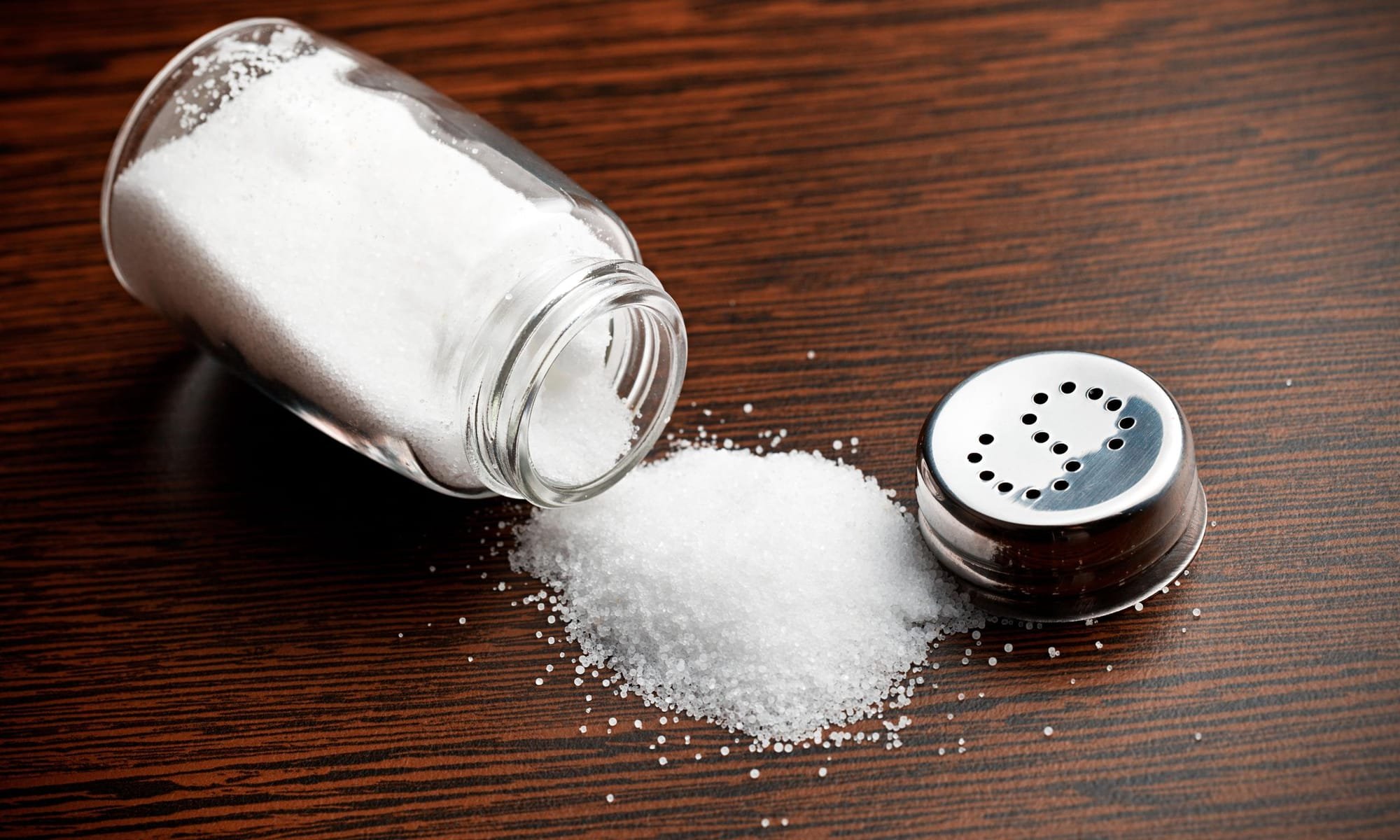 بـ7 نصائح ذكية.. هكذا يمكنك تقليل استهلاك الملح في طعامك