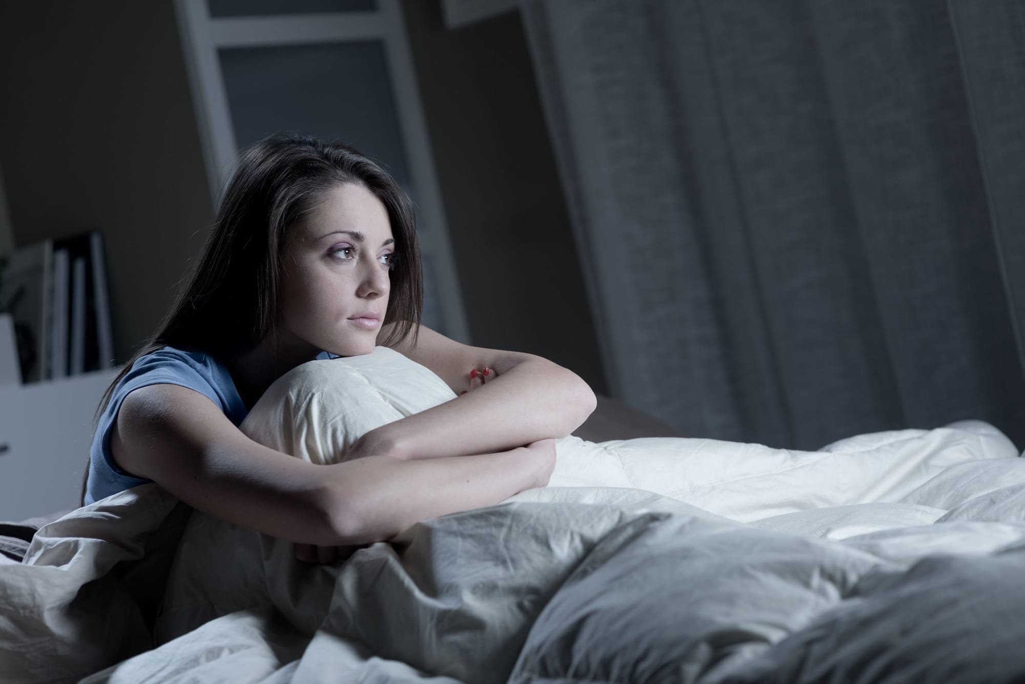 دراسة تربط الأرق والنوم المتقطع والإرهاق بارتفاع احتمالات الإصابة بـ"كوفيد-19" الشديد