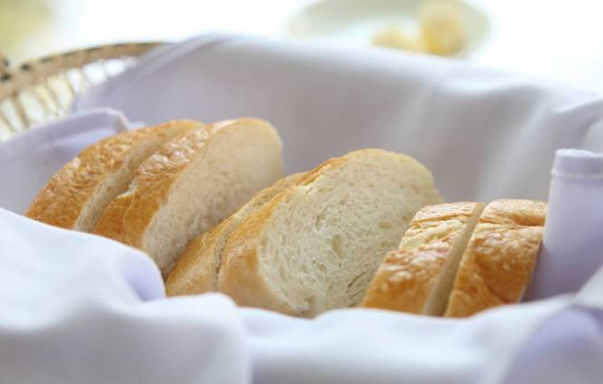 4 طرق للتعامل مع الكمية الزائدة من الخبز بلا هدر الطعام