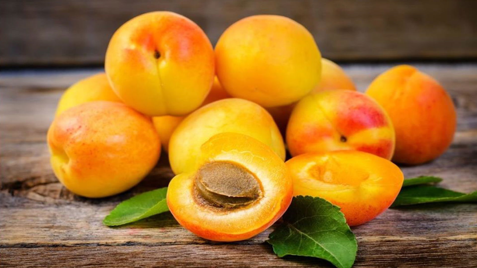 100 حبة من بذور هذه الفاكهة كافية لإنهاء حياة الإنسان في ثوان