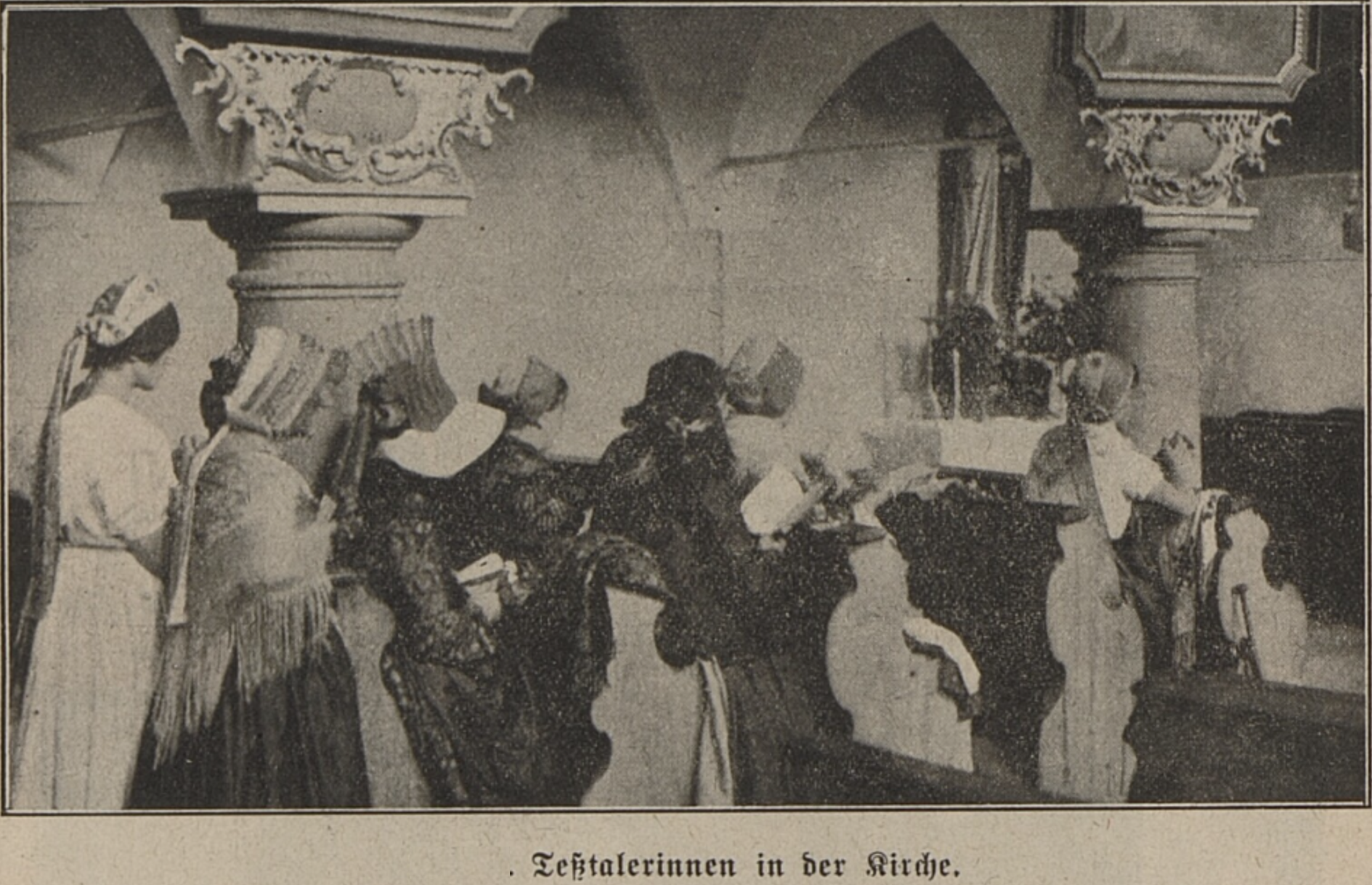Trachtensonntag in Groß-Ullersdorf im Zuge der Trachtenbelebung wohl 15.8.1930
