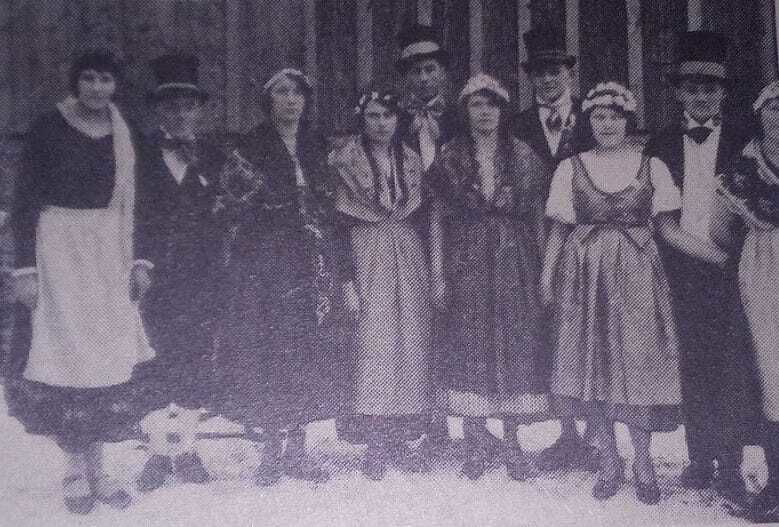 Johannesthaler vermutlich inden 1930ern bei einer schlesischen Hochzeit im im Rahmen eines Kultur-Festival in Zuckmantel