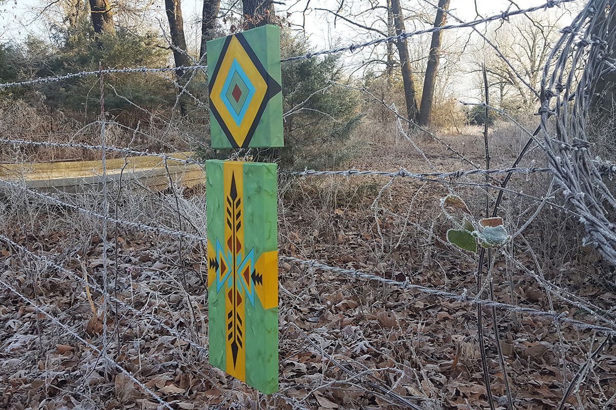 3 PART TOTEM, BLACK ARROW