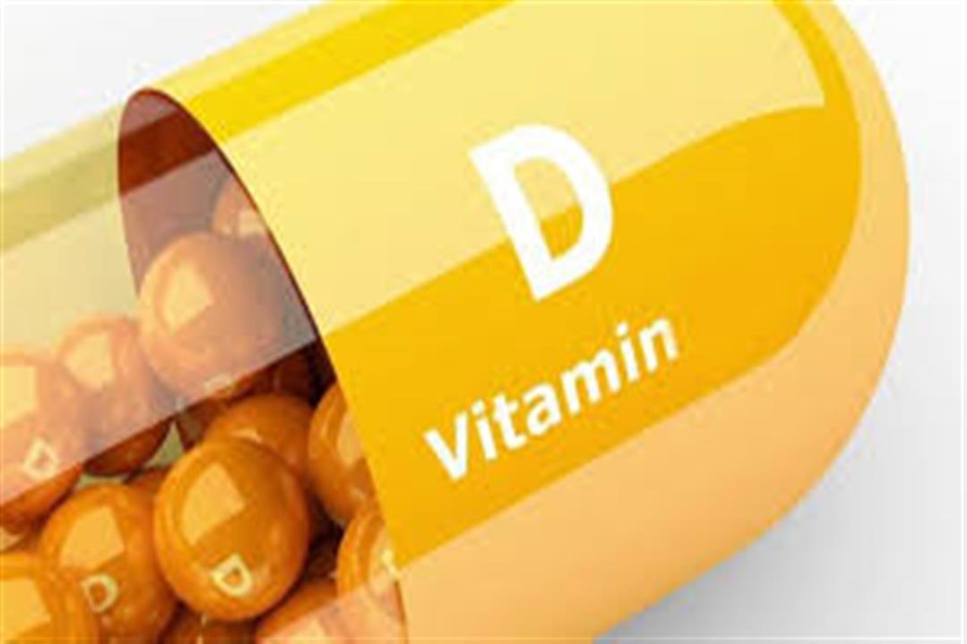 نقص في فيتامين "د" في الجسم، على الرغم من أن الشمس هي أكبر مصدر لهذا الفيتامين، بالإضافة لوجوده في معظم الأطعمة.