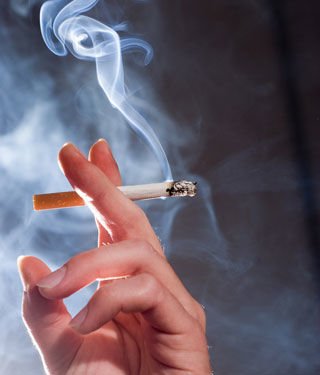 هل يزيدالتدخين من خطر الاصابة بكورونا؟؟