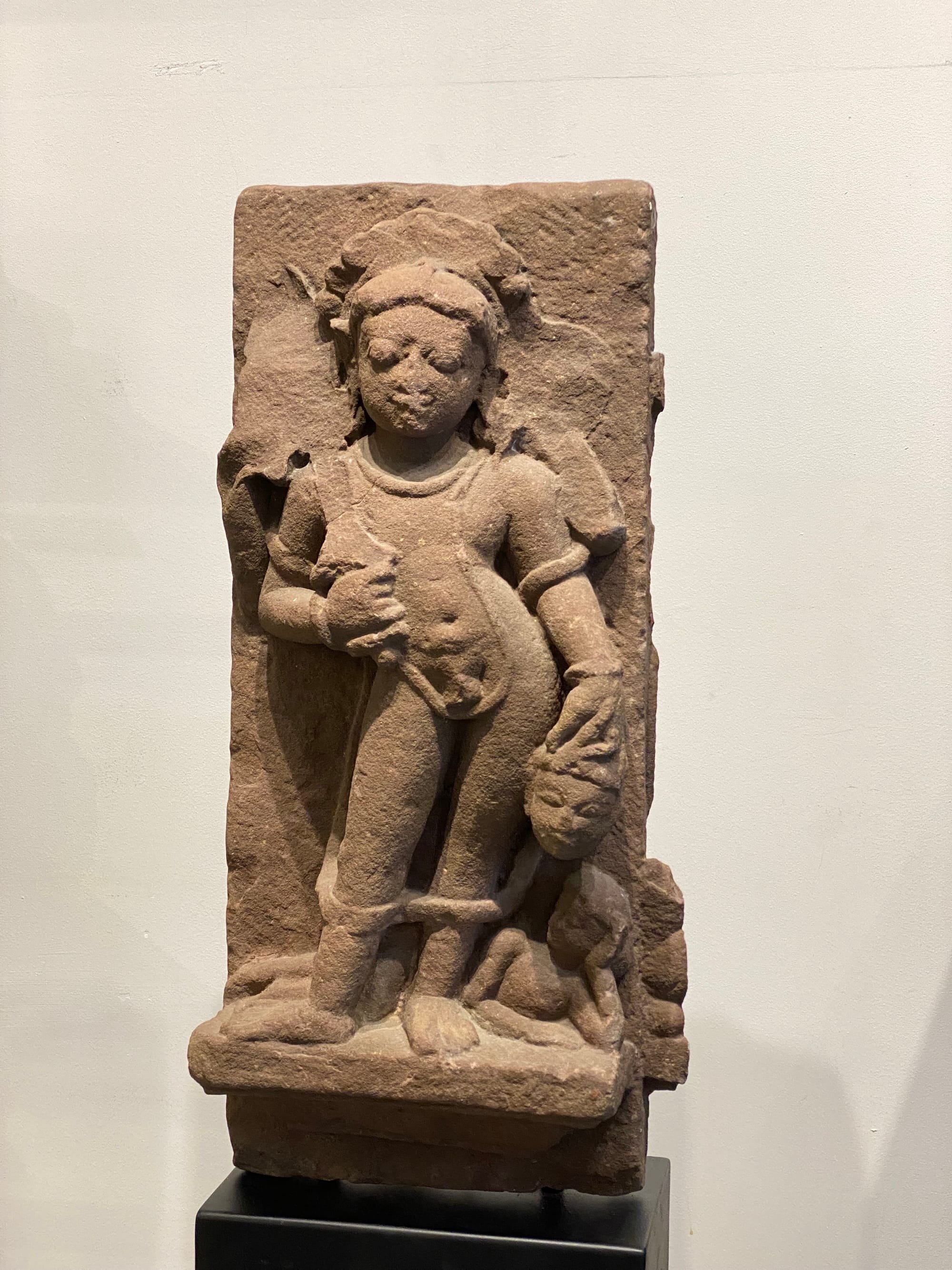 Haut relief en grès rouge, Inde, 7ème / 8ème siècle