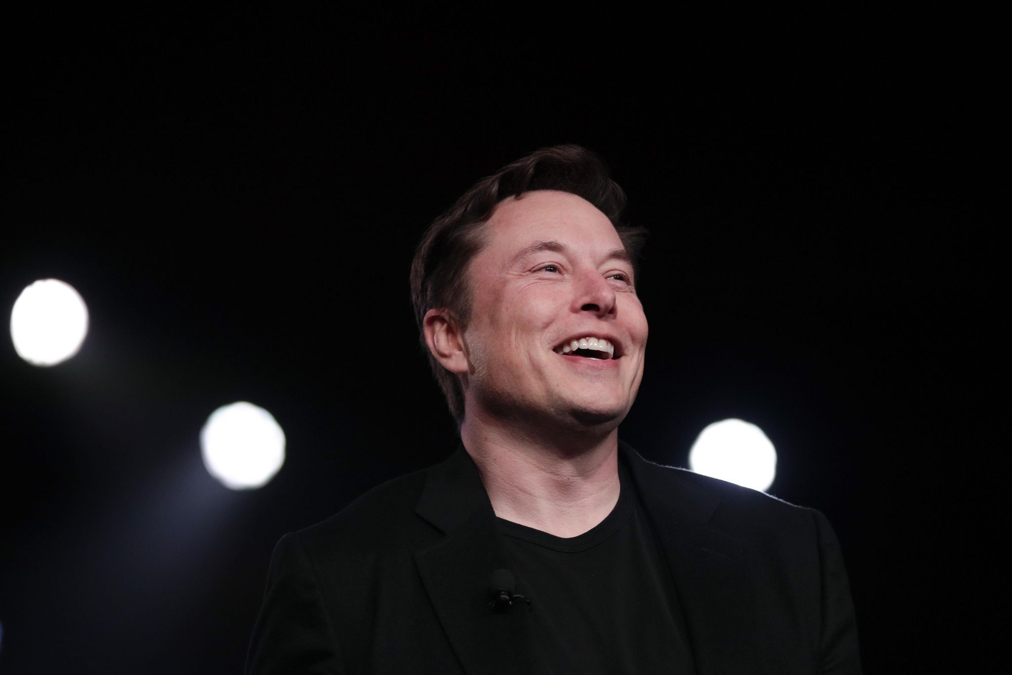 ELON MUSK 需繳付高達 853 億港幣年度稅金或將賣出 TESLA 10% 股份作交稅之用