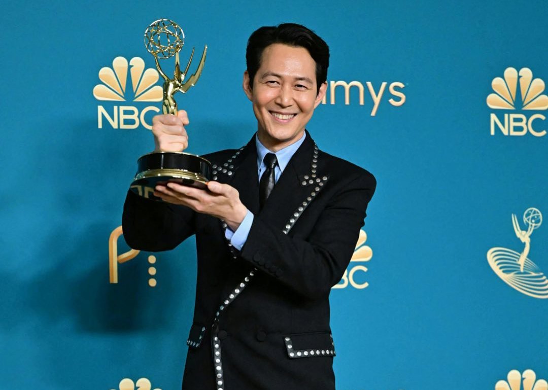 韓國男演員李政宰憑籍《魷魚遊戲》獲得 74 届艾美獎最佳男主角