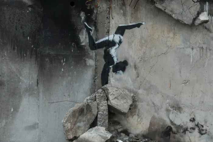 神秘塗鴉藝術家 BANKSY 聲援烏克蘭 於烏克蘭首都基輔創作 7 幅映射烏俄戰爭作品