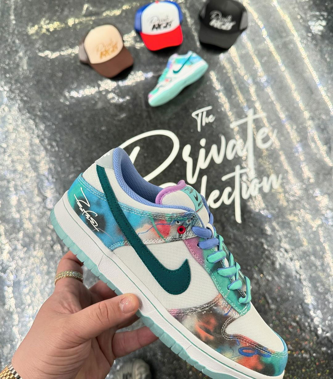 傳奇塗鴉藝術家FUTURA x NIKE SB 聯名 DUNK LOW 實物細節圖