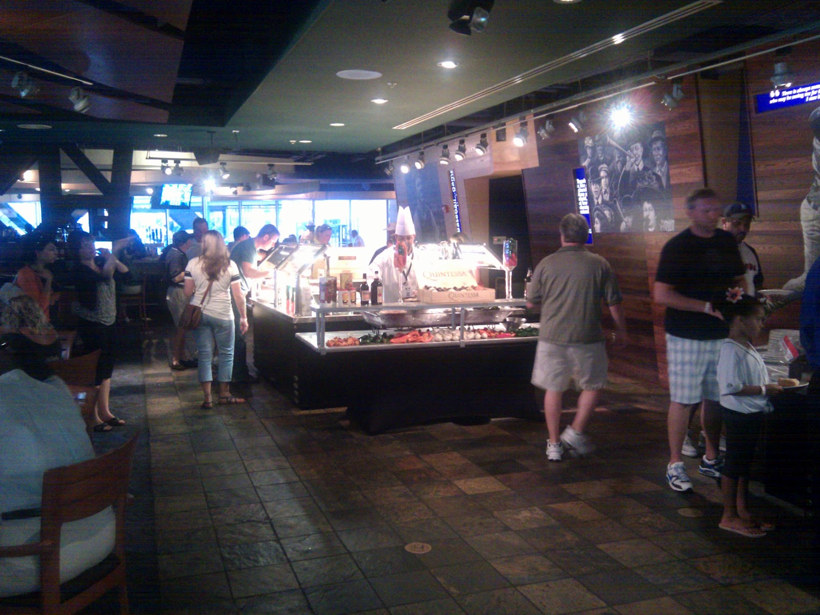 COMERICA PARK FOOD VENUES