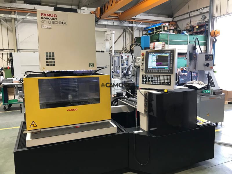 SATILDI   ----   Fanuc Robocut Alpha C600iA