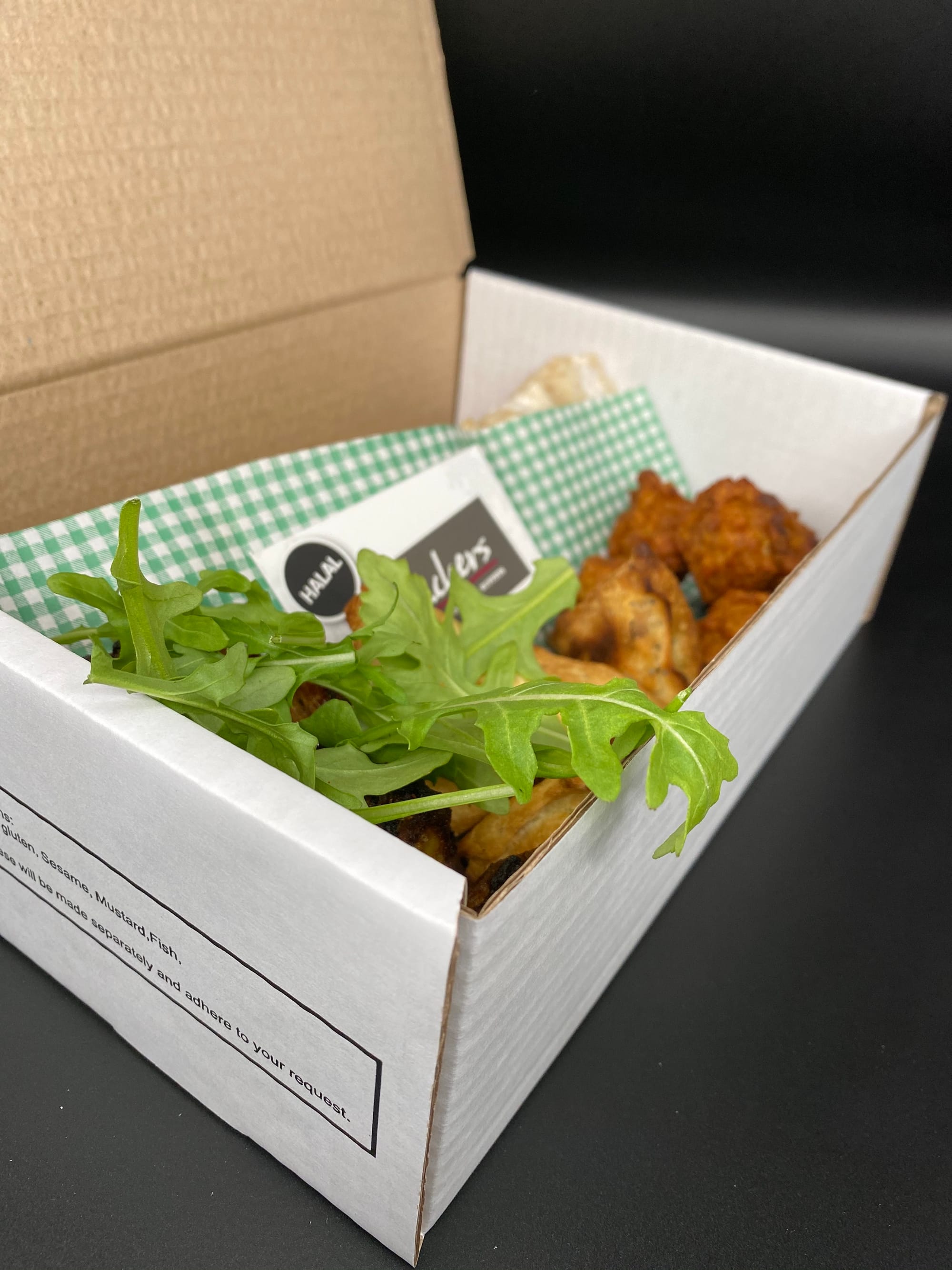 Plastic free catering boxes