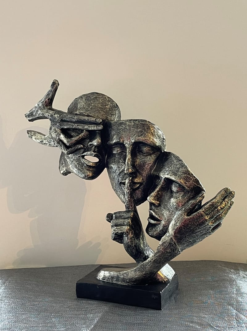 Tout Voir Tout Entendre Et Ne Rien Dire sculpture en résine 3 visages "tout voir, tout entendre et ne rien dire
