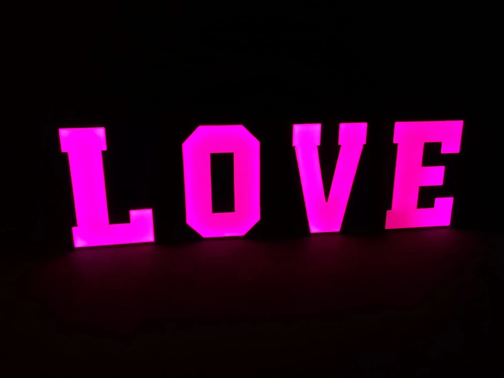 Love podświetlane w różnych kolorach -300zł-