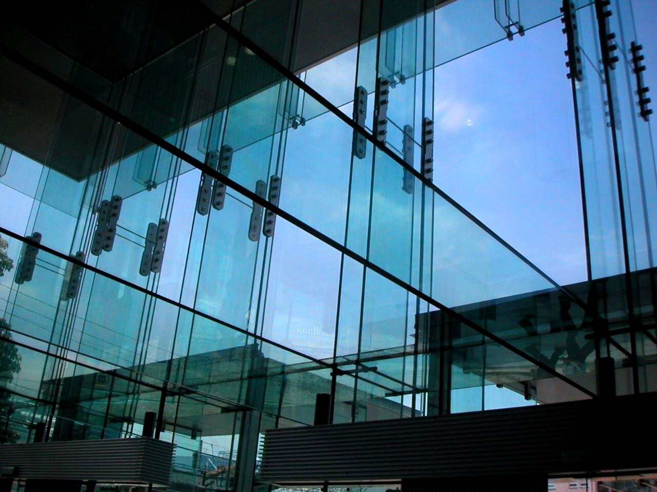 The Analysis of the Energy-saving Characteristics of Insulating Glass①
